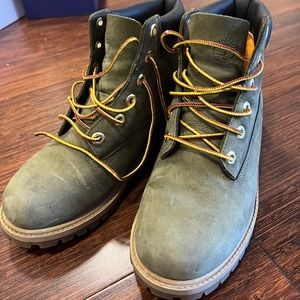 Women‘s Timberland short waterproof boots